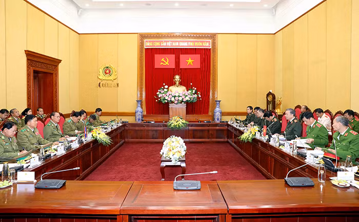 Minister To Lam hosts Lao counterpart -0
