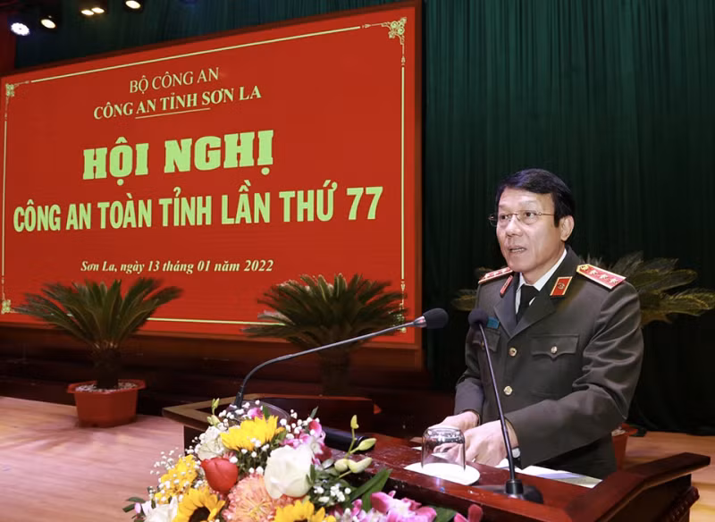 Son La police play core role in protecting security, fighting pandemic -0