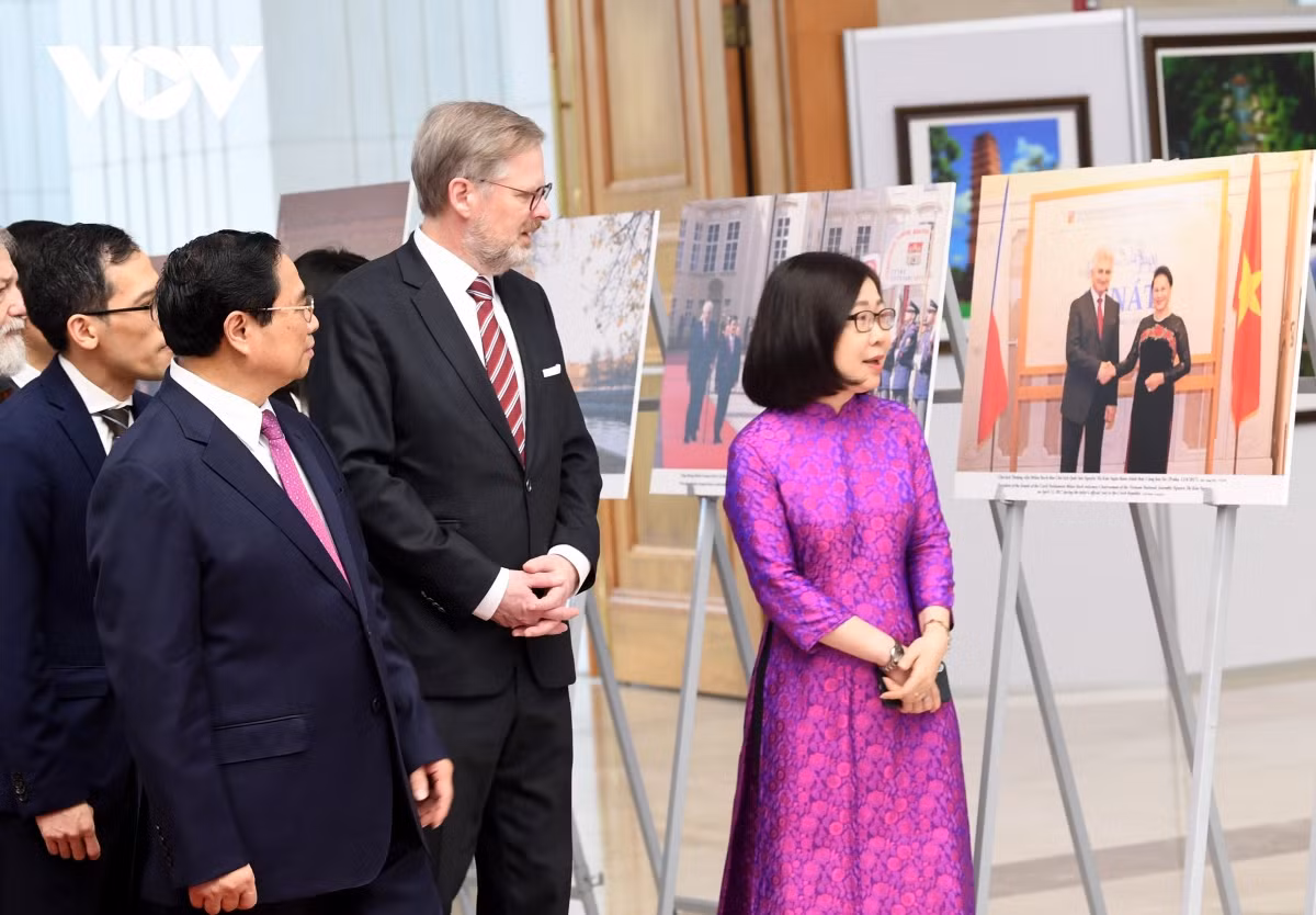 Czech PM Petr Fiala warmly welcomed in Hanoi on official visit -0