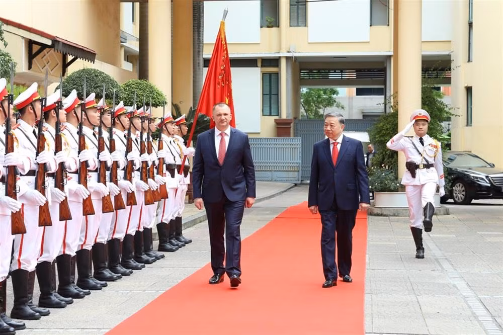 Minister To Lam holds talks with Belarusian Interior Minister -0