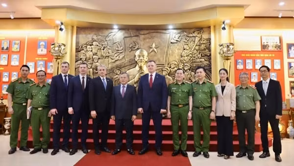 Minister To Lam holds talks with Belarusian Interior Minister ảnh 4