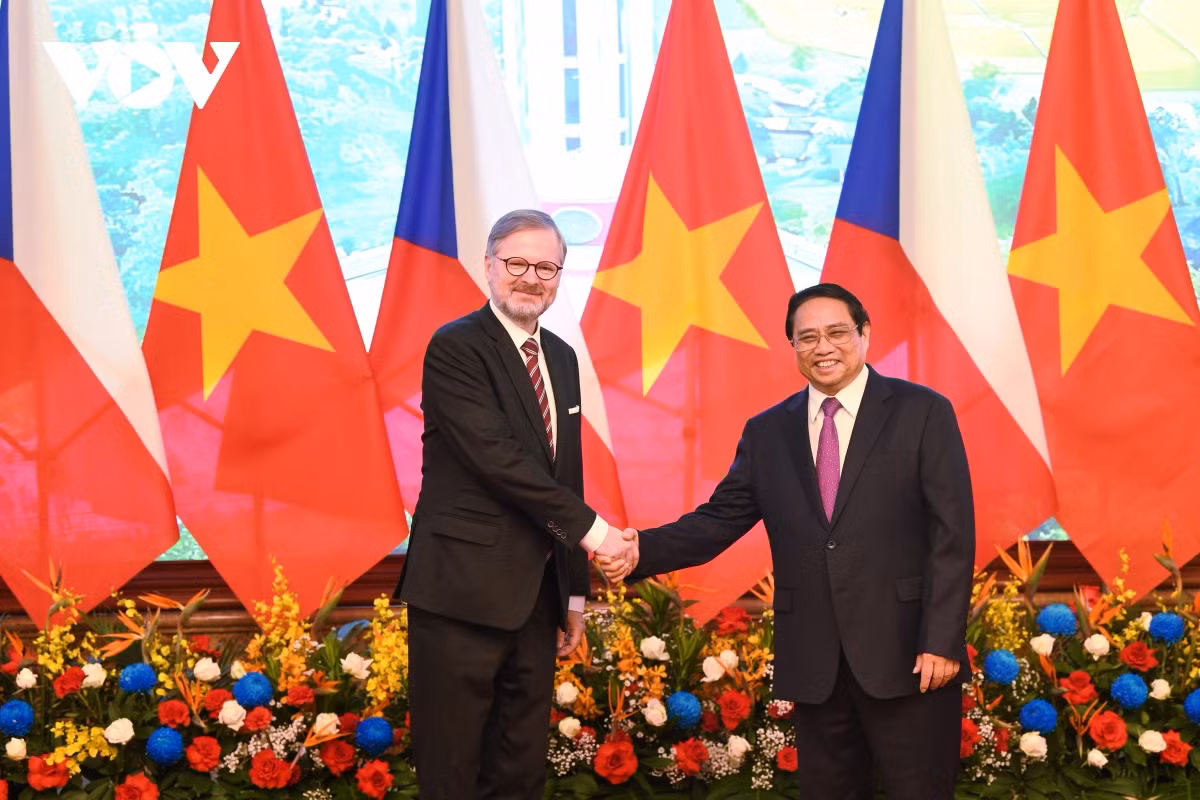 Czech PM Petr Fiala warmly welcomed in Hanoi on official visit -0