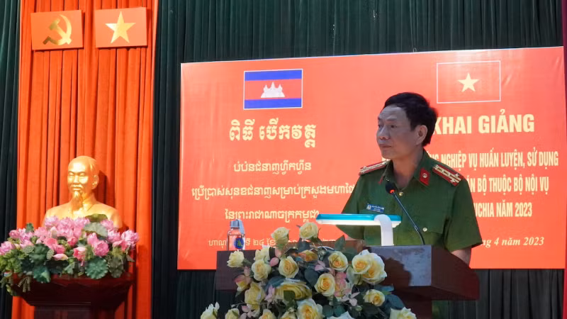 Vietnam opens training course on handling police dogs for Cambodian police officers -0