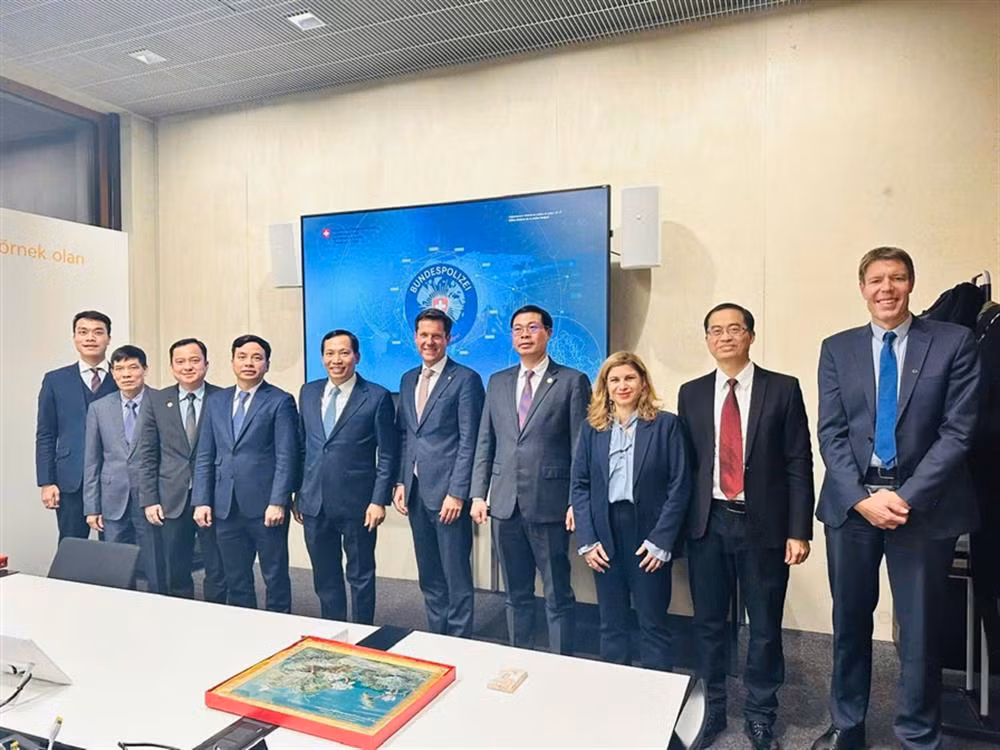 Vietnamese, Swiss police agree to strengthen cooperation -0
