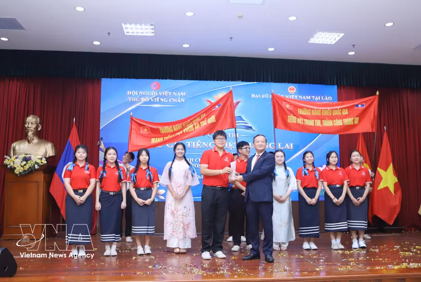 Vietnamese language contest in Laos strengthens youth ties, bilateral friendship -0