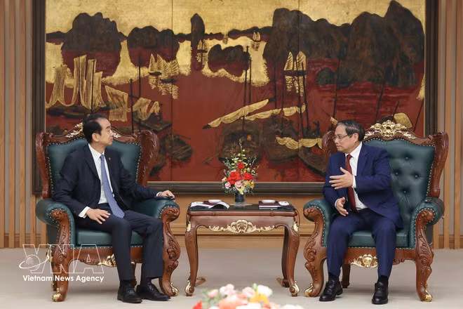 Prime Minister Pham Minh Chinh receives Chinese Ambassador He Wei -0