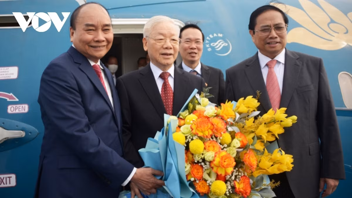 Party leader leaves Hanoi for official visit to China -0