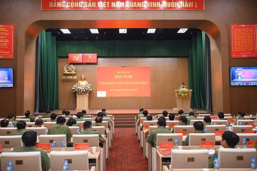 Ministry of Public Security reviews work results in August -0