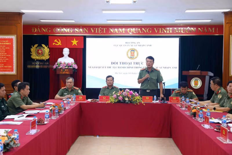 Dialogue on administrative procedures for immigration held in Hanoi -0
