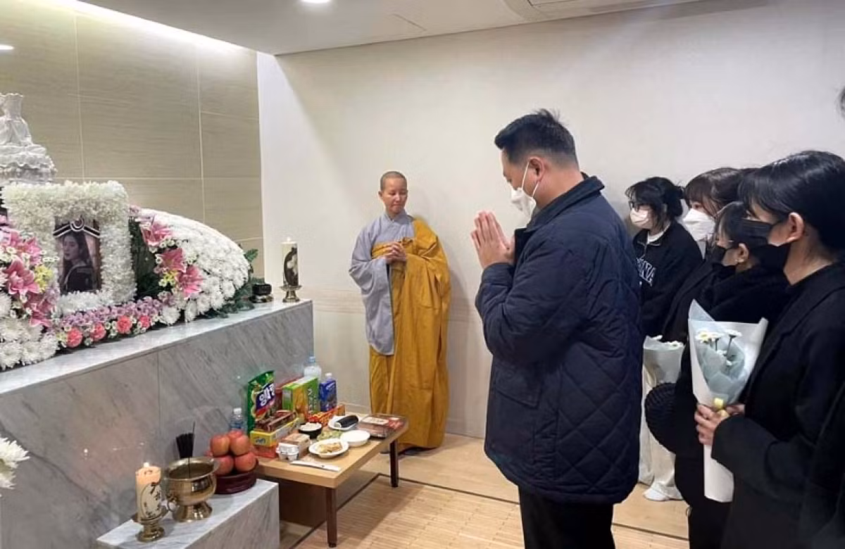 Memorial service held for Vietnamese victim in Seoul stampede -0