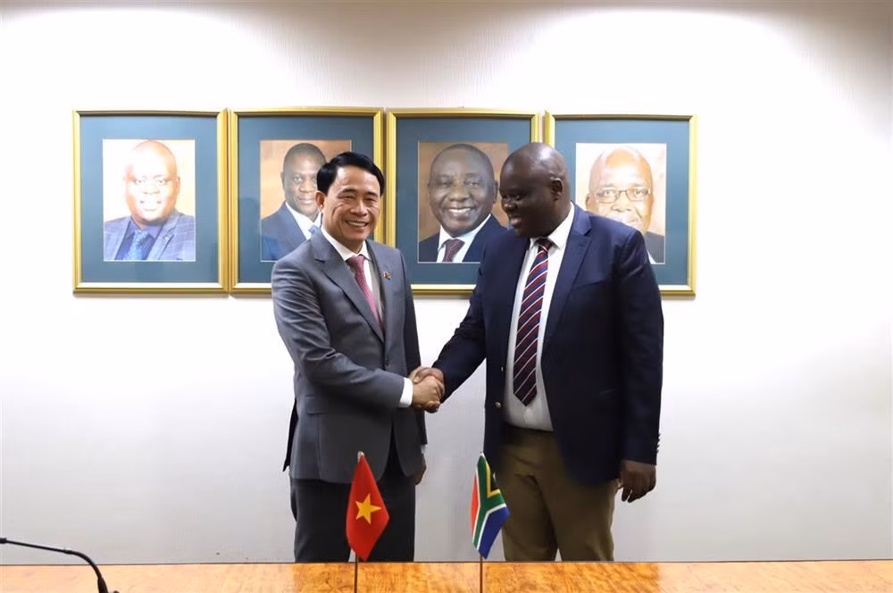 Deputy Minister Le Quoc Hung visits South Africa to strengthen security cooperation -0