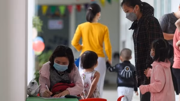First online advanced-maths school opens in Vietnam ảnh 3