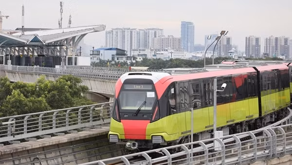 First test run begins on HCM City's Metro No.1 line ảnh 2