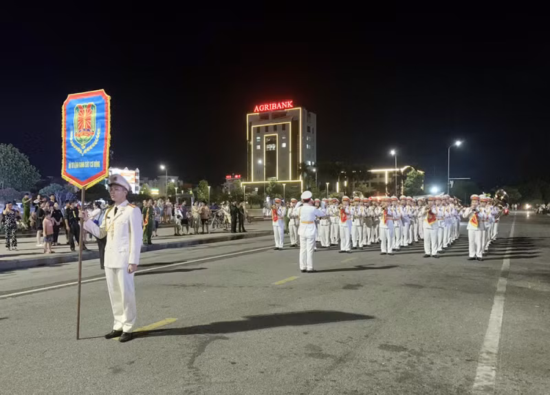 Public Security Ceremonial Music Troupe performed in Hung Yen province -0