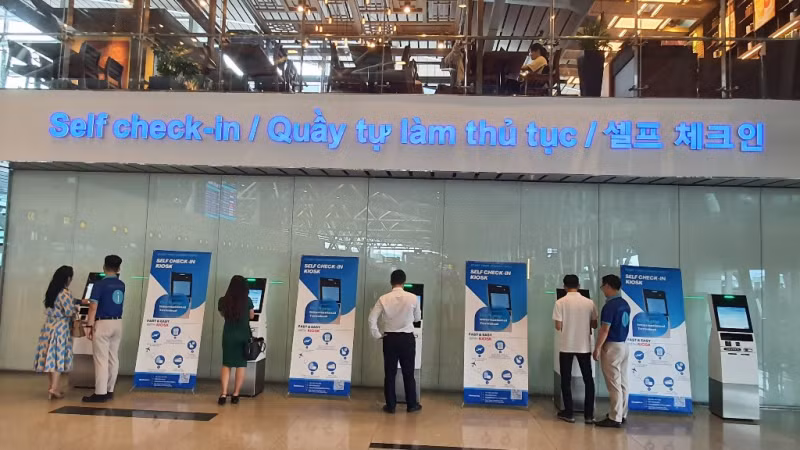 Da Nang international airport deploys self-check-in kiosks -0