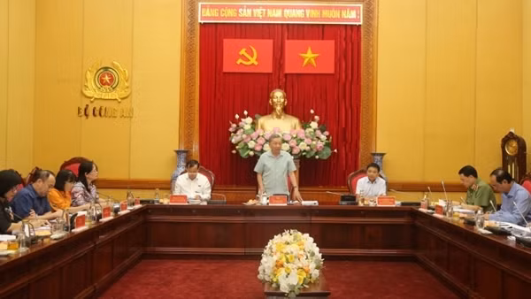 Ministry of Public Security holds seminar on draft laws ảnh 3