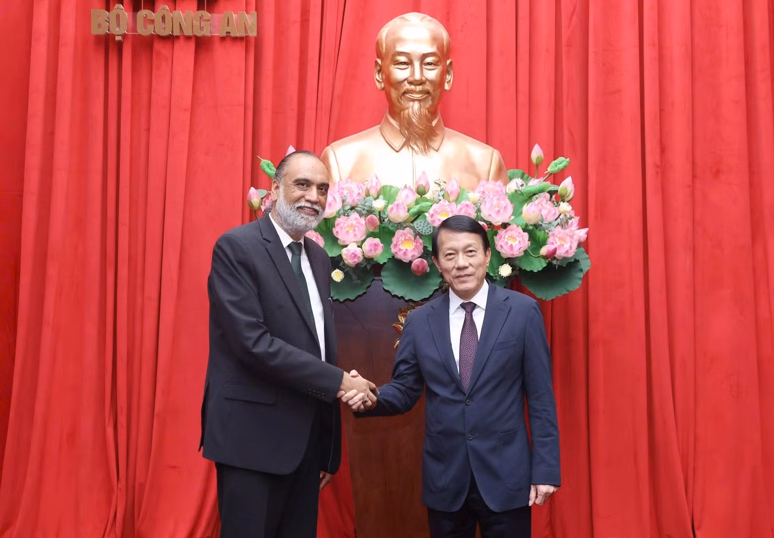 Minister Luong Tam Quang receives UN Under-Secretary-General -0
