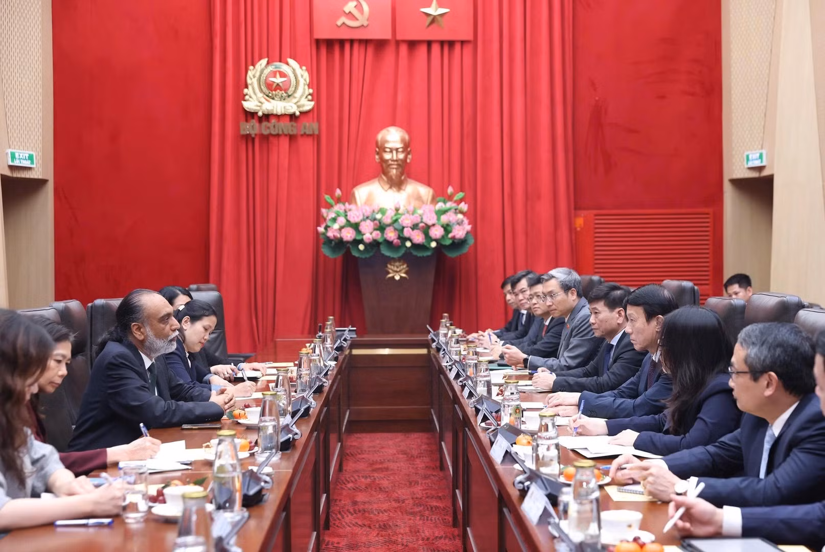 Minister Luong Tam Quang receives UN Under-Secretary-General -0