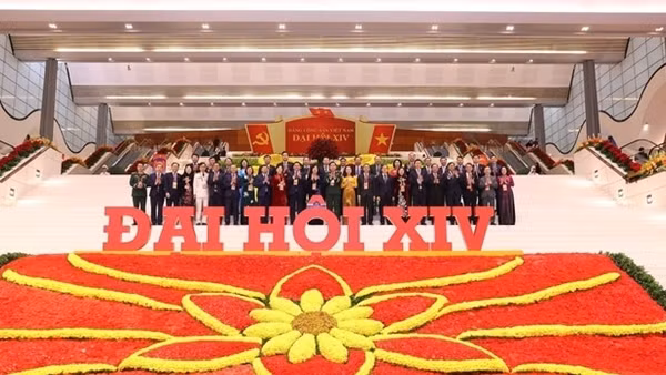 Diplomats highlight Vietnam’s consistent long-term development strategy ảnh 5