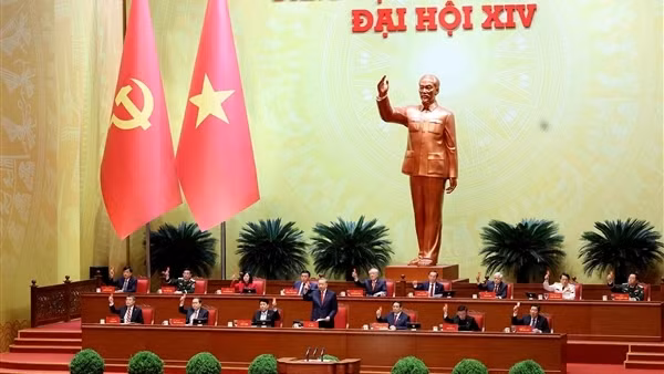 Russian President congratulates Vietnamese Party leader during phone talks ảnh 2