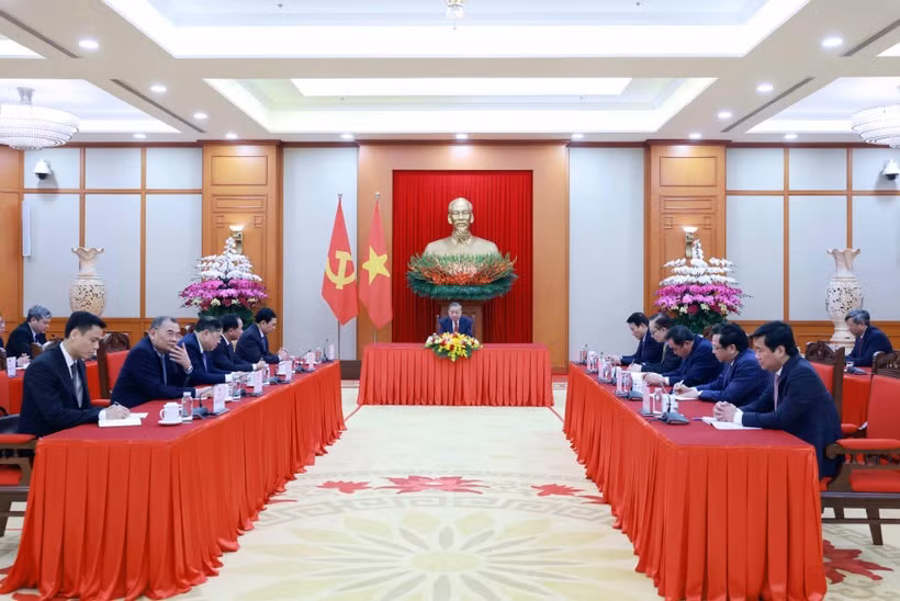 Vietnamese, Cuban Party leaders holds phone talks -0