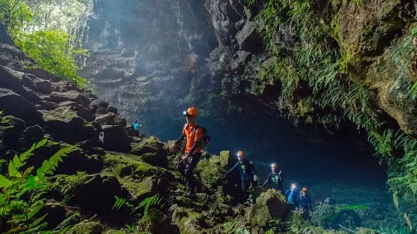 New untouched caves discovered in Quang Binh ảnh 4