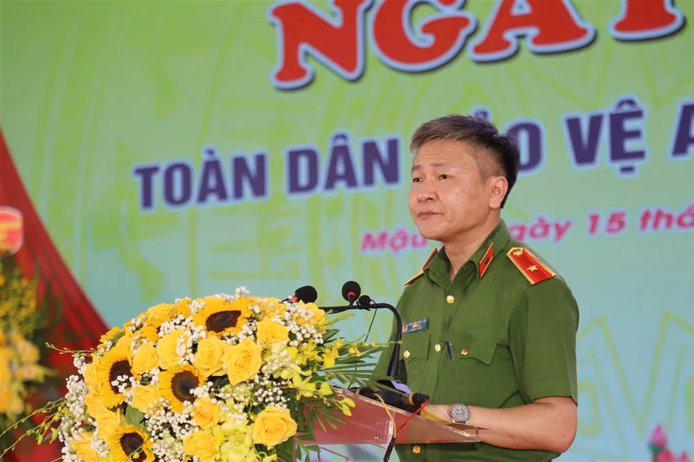 Deputy Minister Nguyen Ngoc Lam attends “All people protecting national security” Festival in Yen Bai -0