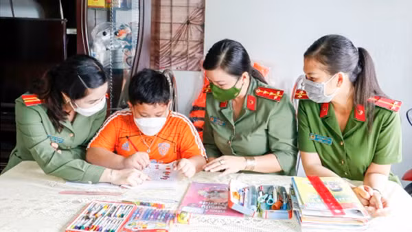 MPS honors outstanding policewomen ảnh 3