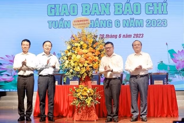Press must act as bridge between Party, State, people: Deputy PM -0