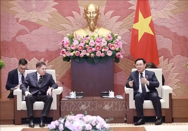 Vietnam attaches importance to expanding ties with Russia: NA Chairman -0