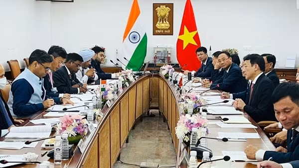 Vietnam, India appreciate each other’s role in international arena ảnh 4