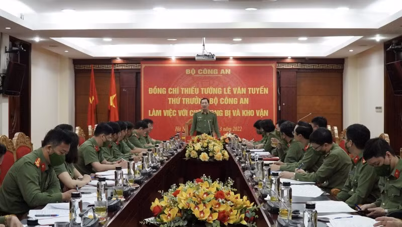 MPS leader works with Department of Equipment and Warehousing -0