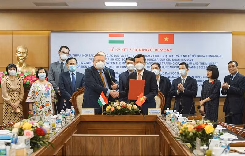 Vietnam, Hungary boost education cooperation -0