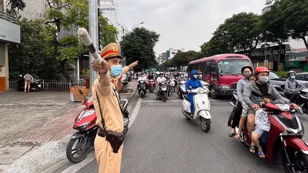 Traffic police requested to take measures to ensure traffic safety ảnh 4
