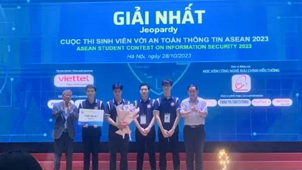 Vietnamese student wins big at international programming contest ảnh 2