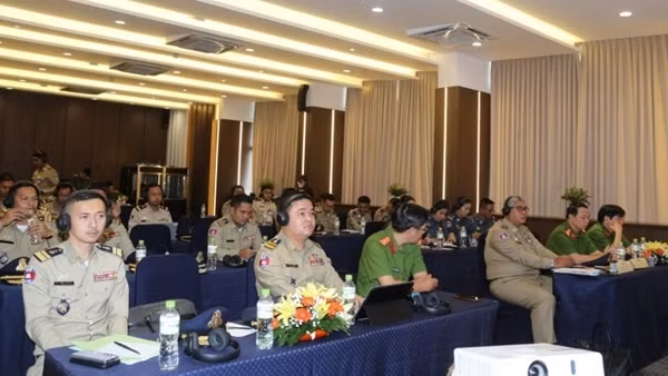 Training course on treatment and rehabilitation of drug addicts opens for Cambodian officers ảnh 3