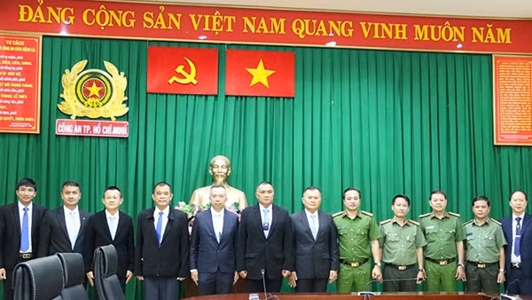 Royal Thai Police delegation visits HCMC Police Department ảnh 3