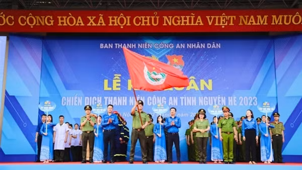 MPS opens literature and music composition camp ảnh 2
