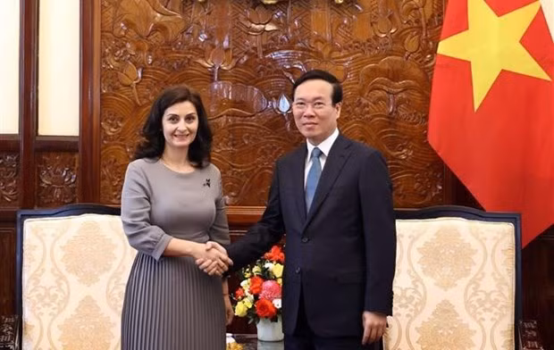 State leader receives outgoing Bulgarian ambassador -0