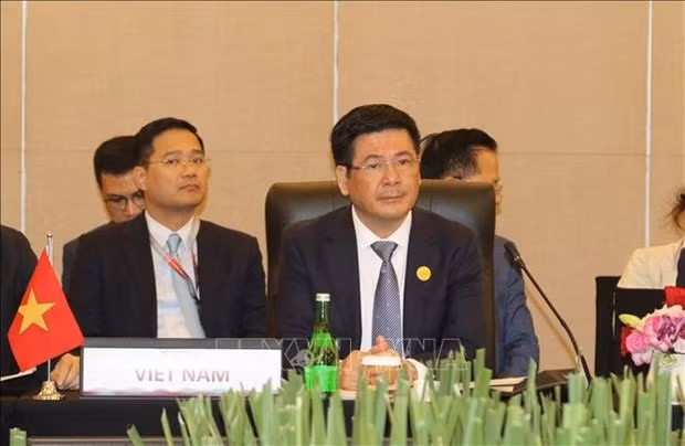Vietnam attends CLMV Economic Ministers’ Meeting in Indonesia -0