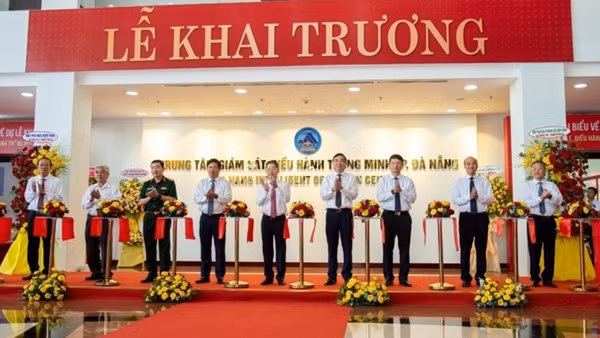 Cruise ship brings 1,800 international tourists to Da Nang ảnh 3