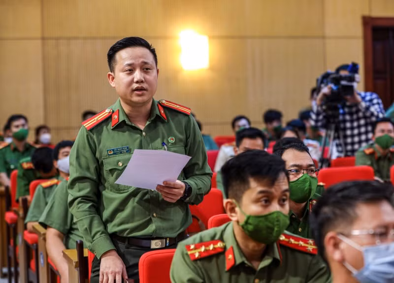 Minister To Lam meets public security youths - 0