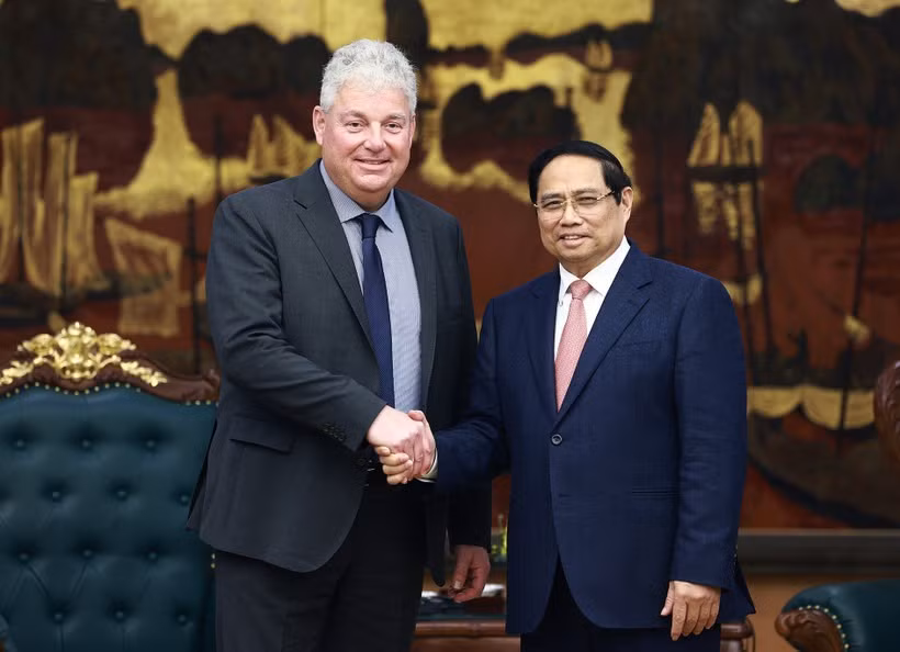 PM urges world’s leading semiconductor group to set up R&D centre in Vietnam -0
