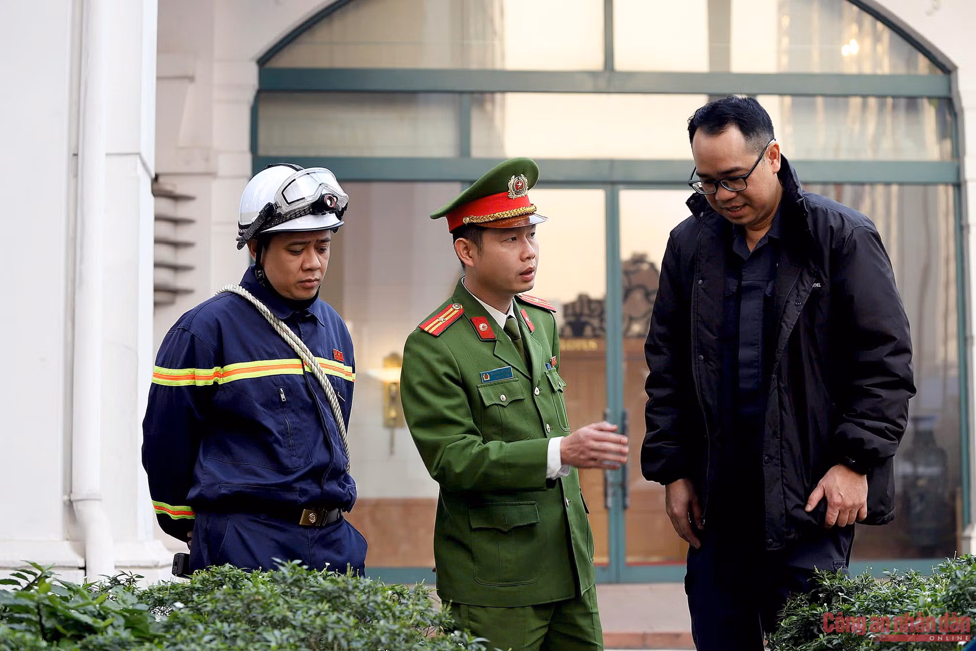 Hanoi Municipal Police Department conducts full-scale rehearsal for 14th National Party Congress -4