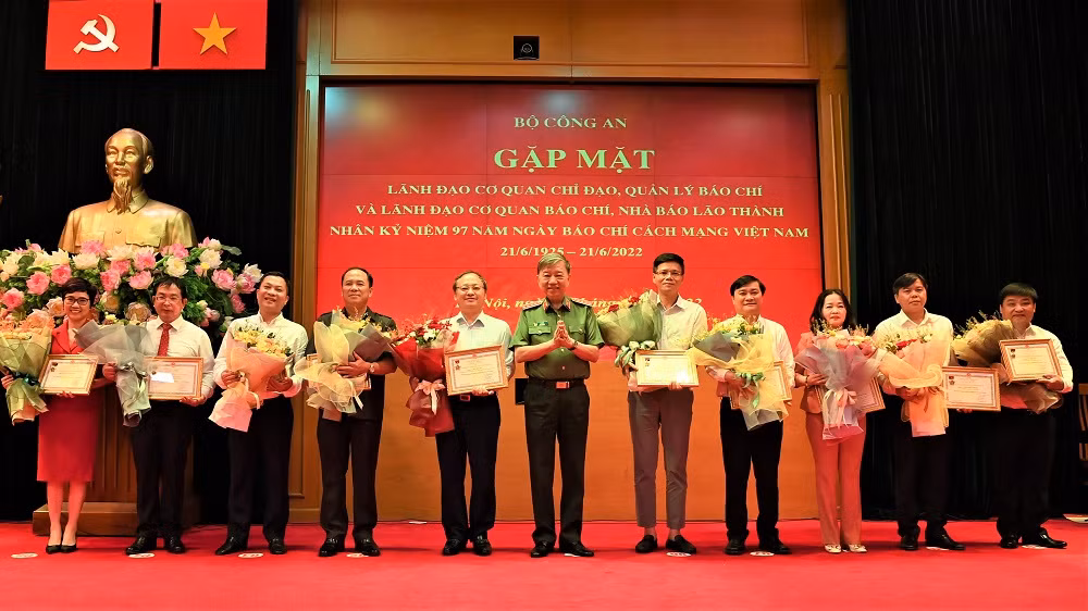 MPS holds meeting with press and media on Vietnam’s Press Day -0