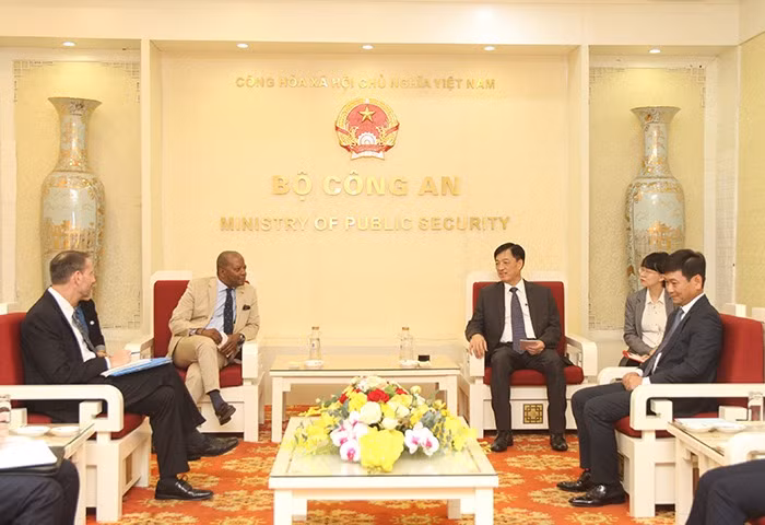 Deputy Minister Nguyen Duy Ngoc receives US Assistant Secretary of State -0