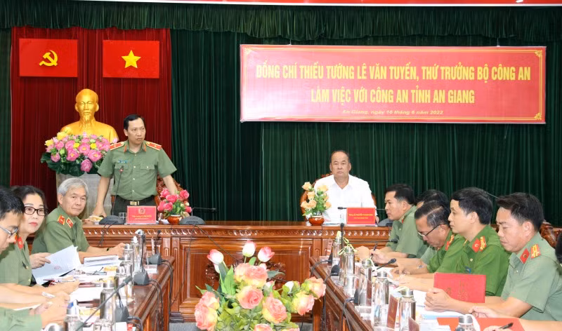 Deputy Minister Le Van Tuyen pays working visit to Kien Giang and An Giang - 1