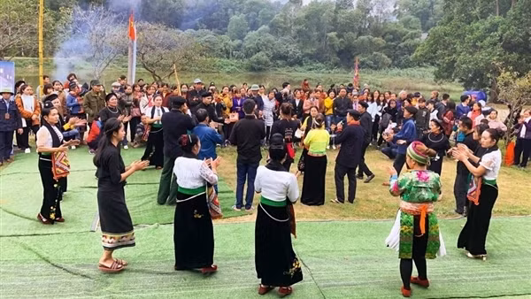 Culture-tourism village hosts activities marking President Ho Chi Minh’s birthday ảnh 3