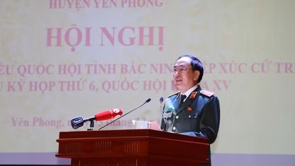 Deputy Minister Tran Quoc To attends year-end conference of Ninh Binh provincial police ảnh 3