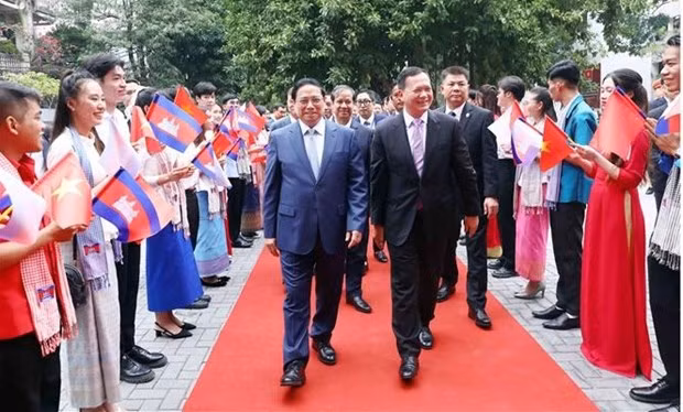 Vietnamese, Cambodian PMs talk to FTU students -0
